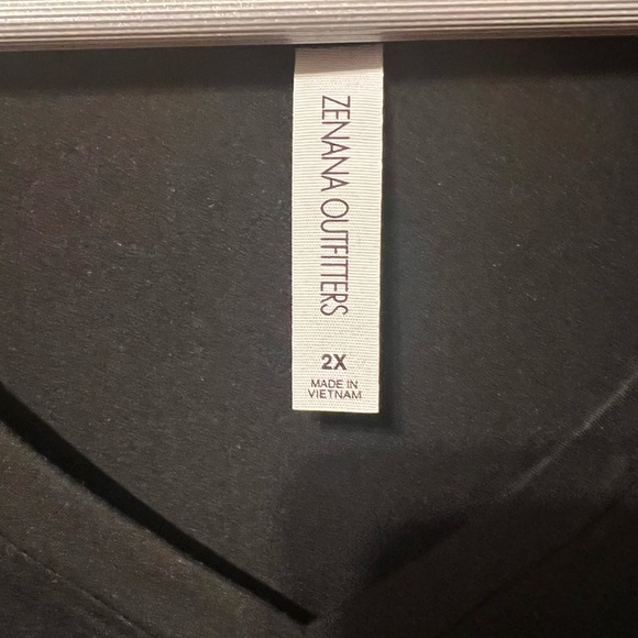 🟣Zenana Outfitters Black Long Sleeve V-Neck Top – Size 2XL - Picture 4 of 4